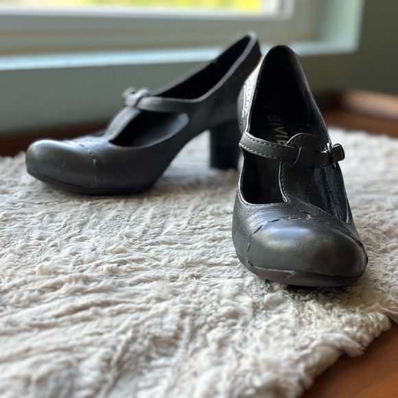 BIVIEL from Anthropologie: Mary Jane T-strap with brogue details 38/8 USA - Picture 4 of 15